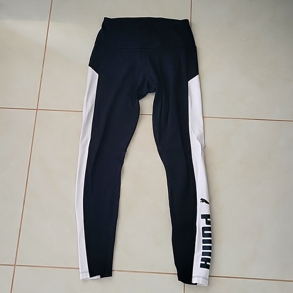 Black and white Puma leggings
